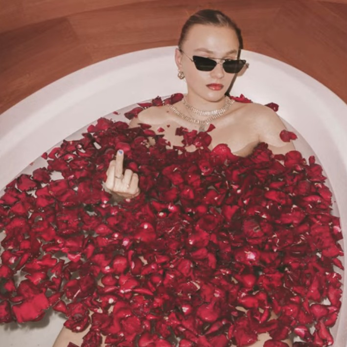 Rosalie. w coverze „Kiedy powiem sobie dość” O.N.A.